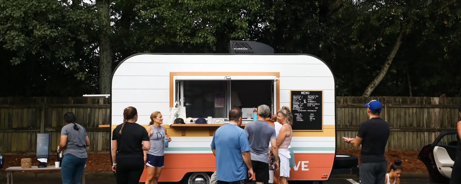 Aero Build dealer — Aero Build trailer in use
