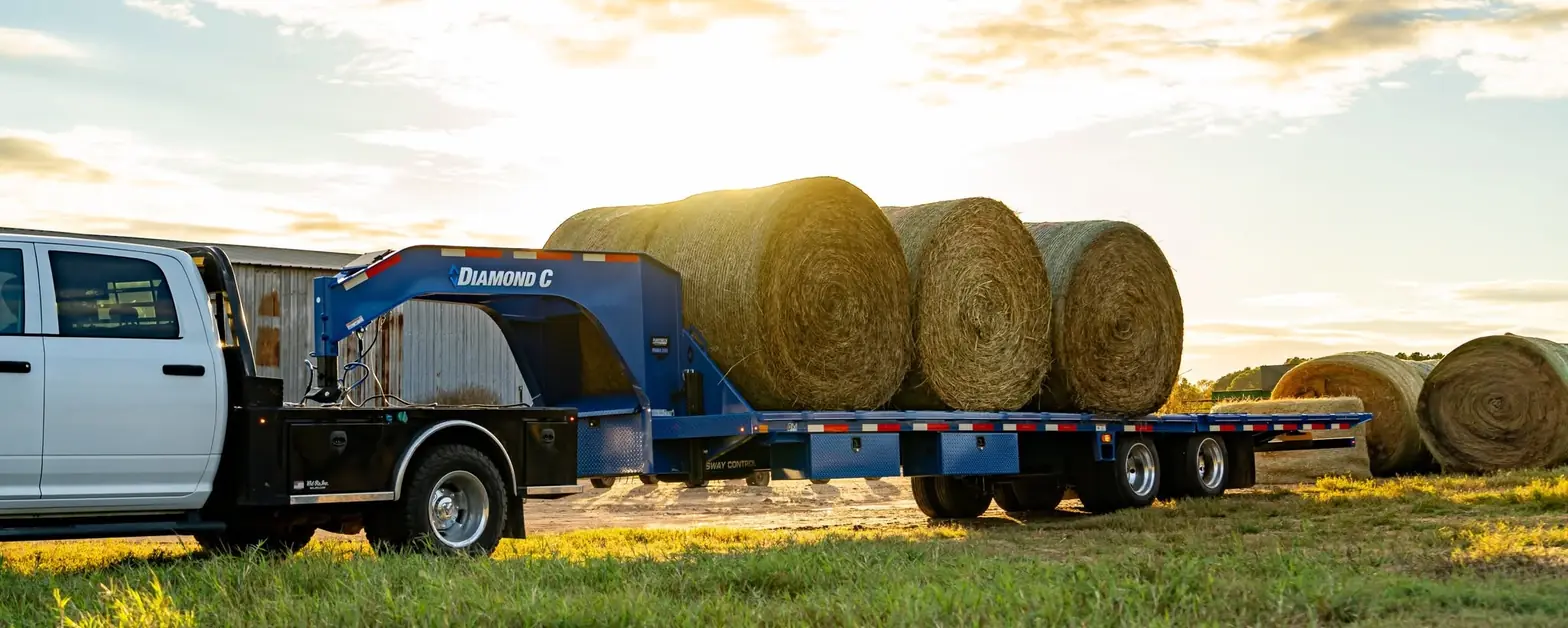 Diamond C dealer — Diamond C trailer in use
